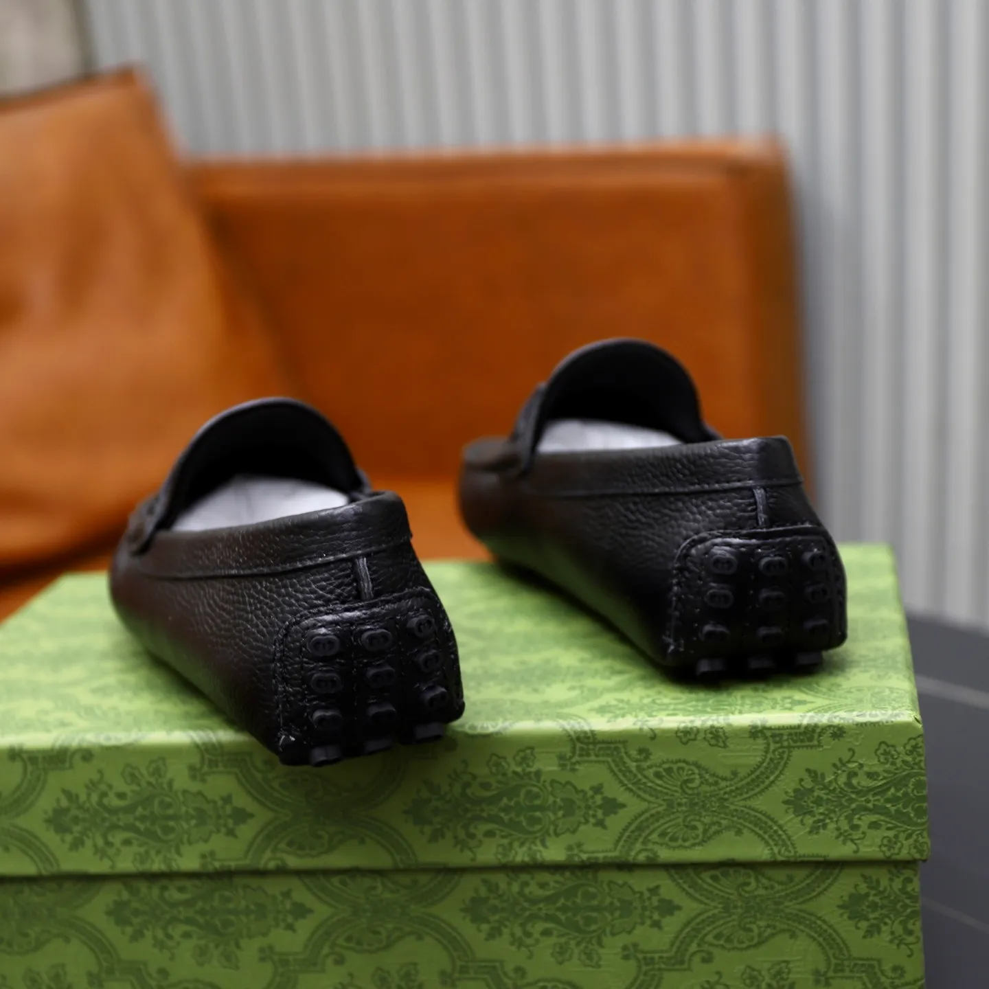Ex-factory price: 460💰[GUCCI] Gucci ⚠️High-end men’s driving and pedal series ⚠️38-44 (customized for 45) ⚠️All original cowhide leather! Thick and soft! Made entirely of calfskin lining! Rubber sheet anti-slip beanie sole! Three-dimensional package technology! Fashionable and classic! Handicrafts! Original high quality! Feel free to compare!
